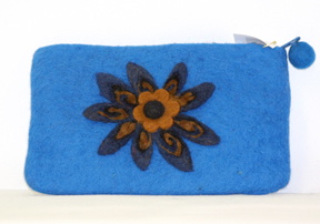 felt p[urse turquoise flower